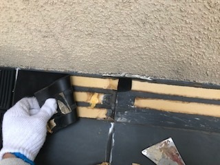 下屋天窓 緩衝材.jpg