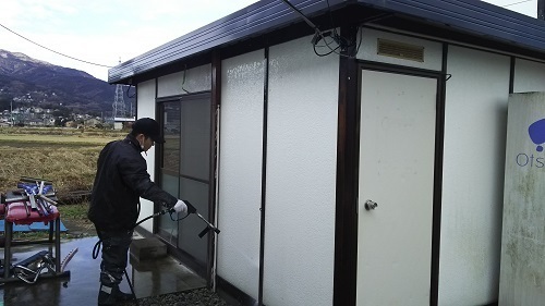 プレハブ造にも断熱塗装 